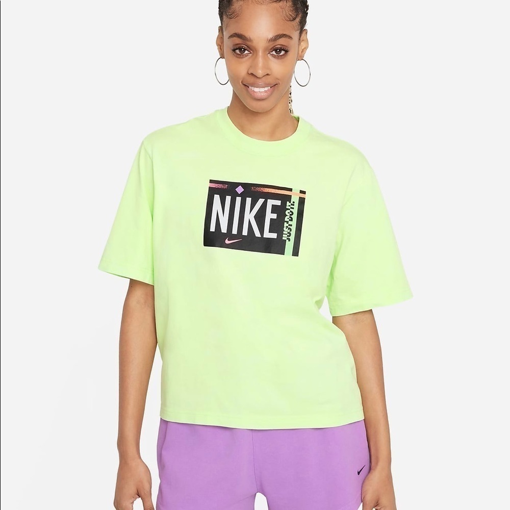 Nike Sportswear women’s tshirt loose fit - Picture 1 of 14